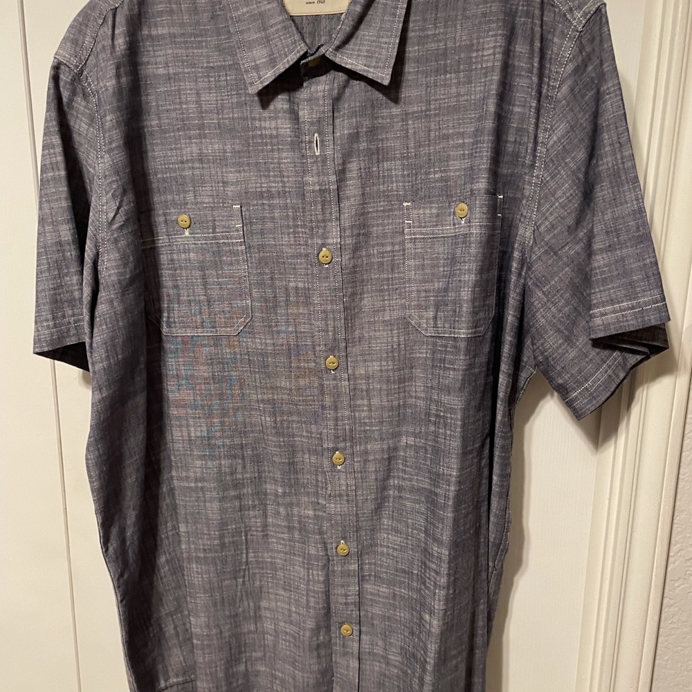 Short sleeved shirt